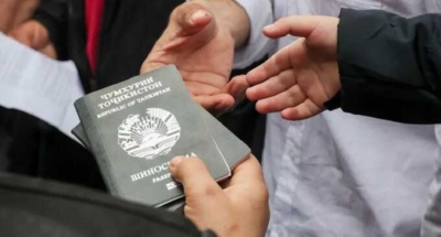 Гражданам Таджикистана массово отказывают во въезде в Россию